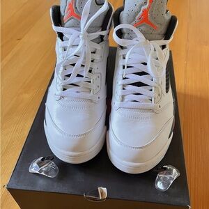 Air Jordan 5 light poison